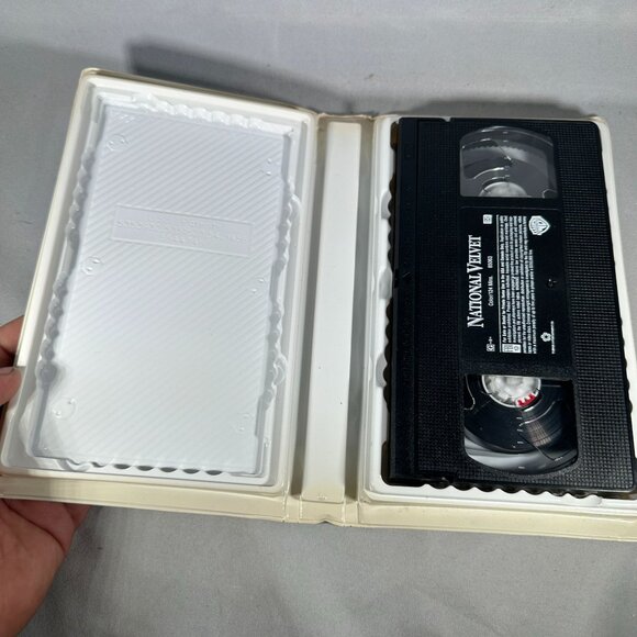 National Velvet VHS Movie Mickey Rooney Elizabeth Taylor Warner Bros Family - Picture 3 of 3
